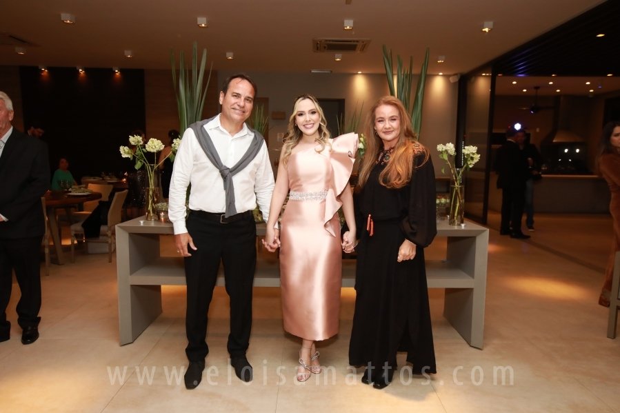 FORMATURA E NOIVADO DE DRA. ANA BEATRIZ MUNHOZ CARDOSO COM DR. VINÍCIUS BARUFFI DE CASTRO - Eloisa Mattos
