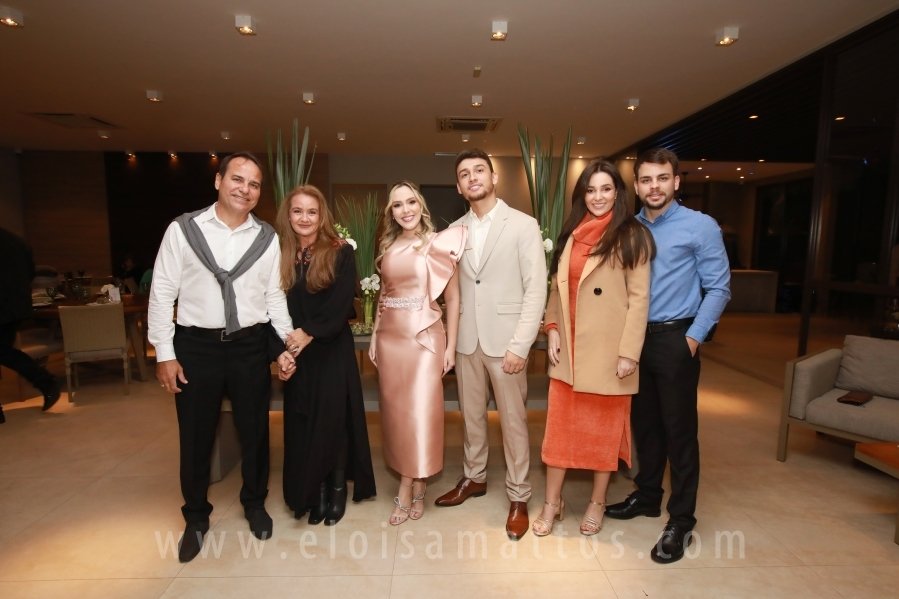 FORMATURA E NOIVADO DE DRA. ANA BEATRIZ MUNHOZ CARDOSO COM DR. VINÍCIUS BARUFFI DE CASTRO - Eloisa Mattos