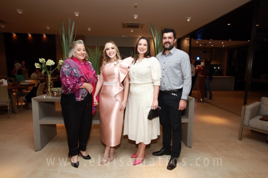FORMATURA E NOIVADO DE DRA. ANA BEATRIZ MUNHOZ CARDOSO COM DR. VINÍCIUS BARUFFI DE CASTRO - Eloisa Mattos