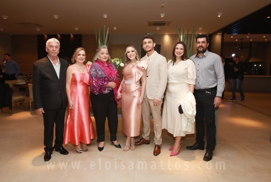 FORMATURA E NOIVADO DE DRA. ANA BEATRIZ MUNHOZ CARDOSO COM DR. VINÍCIUS BARUFFI DE CASTRO - Eloisa Mattos