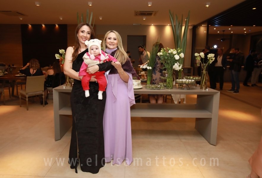FORMATURA E NOIVADO DE DRA. ANA BEATRIZ MUNHOZ CARDOSO COM DR. VINÍCIUS BARUFFI DE CASTRO - Eloisa Mattos