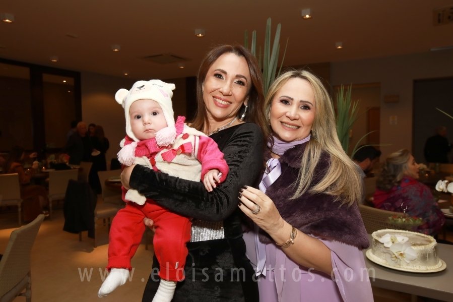 FORMATURA E NOIVADO DE DRA. ANA BEATRIZ MUNHOZ CARDOSO COM DR. VINÍCIUS BARUFFI DE CASTRO - Eloisa Mattos