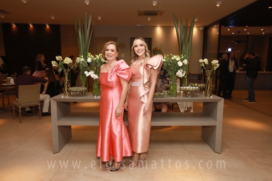 FORMATURA E NOIVADO DE DRA. ANA BEATRIZ MUNHOZ CARDOSO COM DR. VINÍCIUS BARUFFI DE CASTRO - Eloisa Mattos