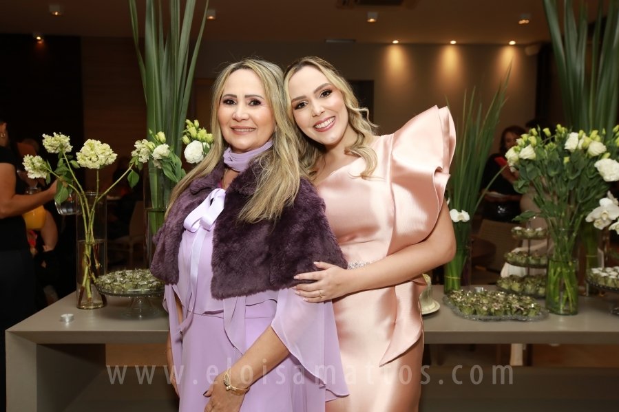 FORMATURA E NOIVADO DE DRA. ANA BEATRIZ MUNHOZ CARDOSO COM DR. VINÍCIUS BARUFFI DE CASTRO - Eloisa Mattos