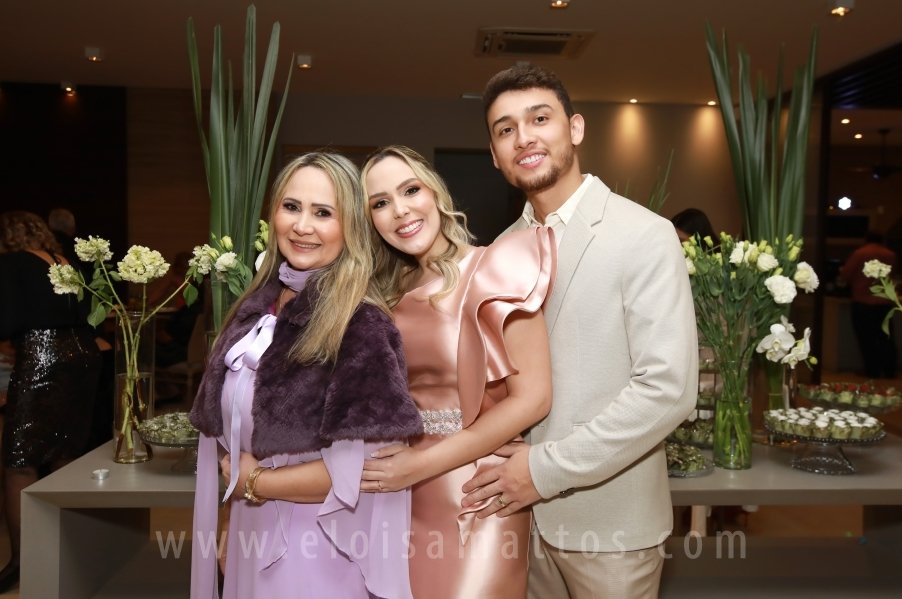 FORMATURA E NOIVADO DE DRA. ANA BEATRIZ MUNHOZ CARDOSO COM DR. VINÍCIUS BARUFFI DE CASTRO - Eloisa Mattos