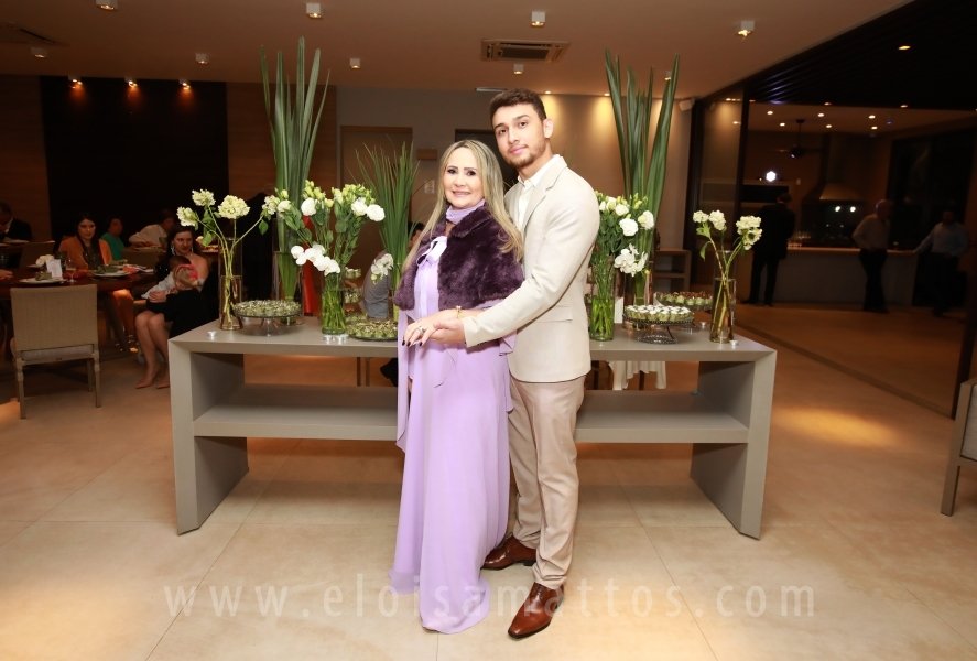 FORMATURA E NOIVADO DE DRA. ANA BEATRIZ MUNHOZ CARDOSO COM DR. VINÍCIUS BARUFFI DE CASTRO - Eloisa Mattos
