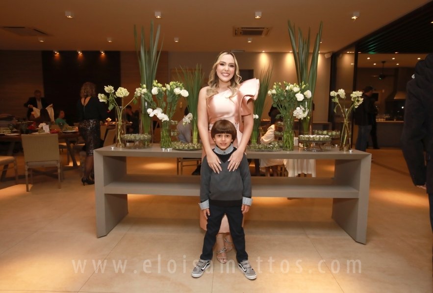 FORMATURA E NOIVADO DE DRA. ANA BEATRIZ MUNHOZ CARDOSO COM DR. VINÍCIUS BARUFFI DE CASTRO - Eloisa Mattos