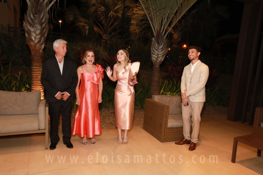 FORMATURA E NOIVADO DE DRA. ANA BEATRIZ MUNHOZ CARDOSO COM DR. VINÍCIUS BARUFFI DE CASTRO - Eloisa Mattos
