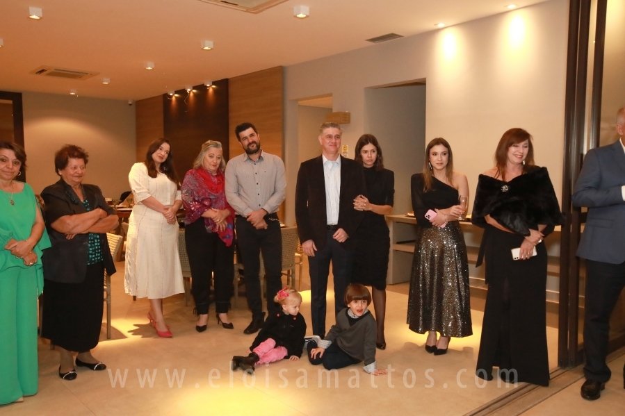 FORMATURA E NOIVADO DE DRA. ANA BEATRIZ MUNHOZ CARDOSO COM DR. VINÍCIUS BARUFFI DE CASTRO - Eloisa Mattos