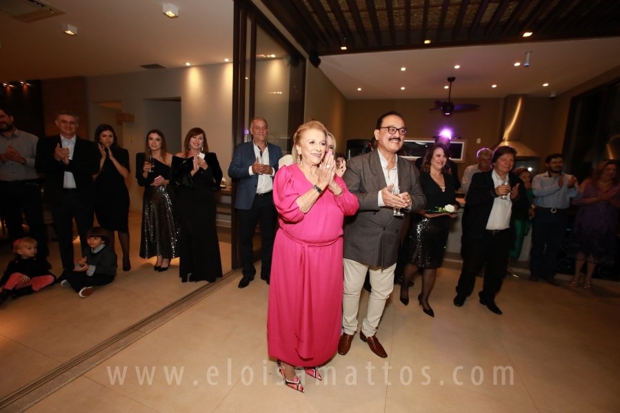 FORMATURA E NOIVADO DE DRA. ANA BEATRIZ MUNHOZ CARDOSO COM DR. VINÍCIUS BARUFFI DE CASTRO - Eloisa Mattos