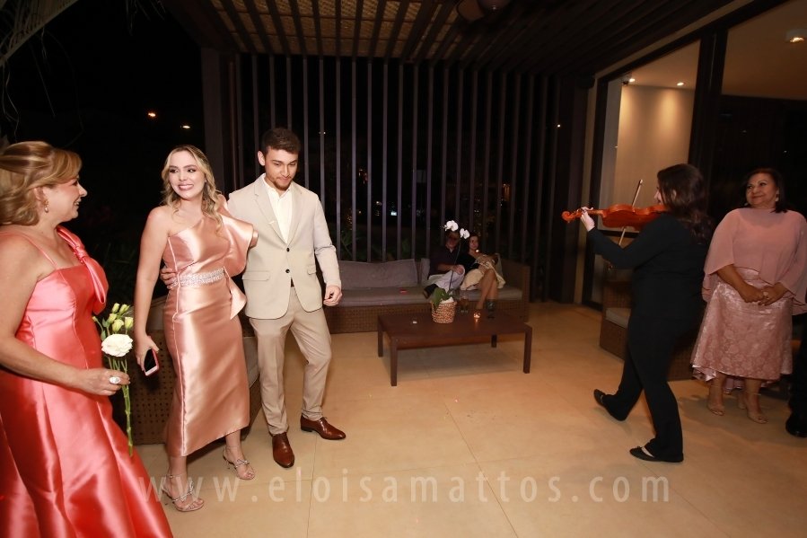 FORMATURA E NOIVADO DE DRA. ANA BEATRIZ MUNHOZ CARDOSO COM DR. VINÍCIUS BARUFFI DE CASTRO - Eloisa Mattos