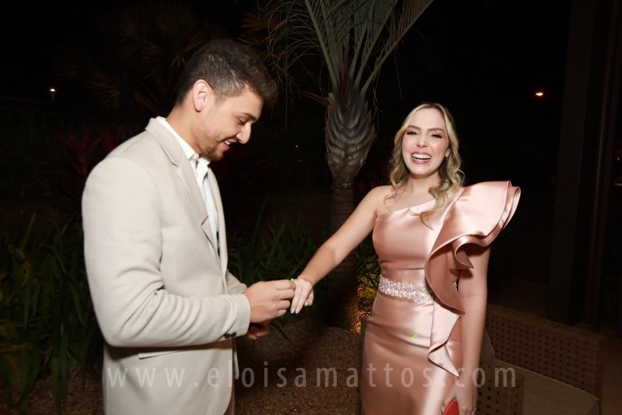 FORMATURA E NOIVADO DE DRA. ANA BEATRIZ MUNHOZ CARDOSO COM DR. VINÍCIUS BARUFFI DE CASTRO - Eloisa Mattos