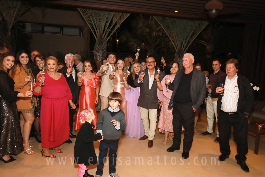 FORMATURA E NOIVADO DE DRA. ANA BEATRIZ MUNHOZ CARDOSO COM DR. VINÍCIUS BARUFFI DE CASTRO - Eloisa Mattos