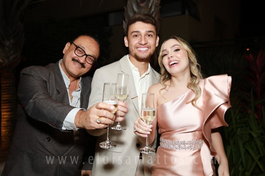 FORMATURA E NOIVADO DE DRA. ANA BEATRIZ MUNHOZ CARDOSO COM DR. VINÍCIUS BARUFFI DE CASTRO - Eloisa Mattos