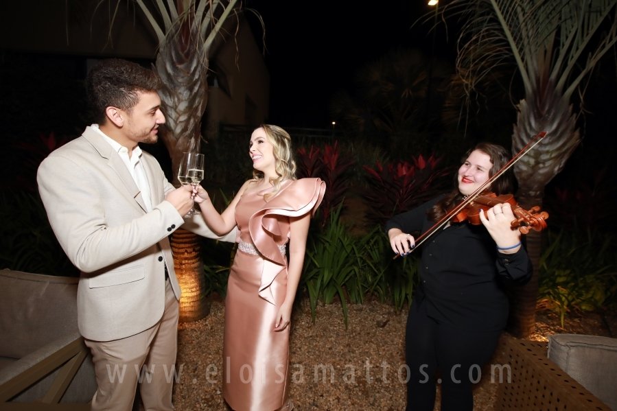 FORMATURA E NOIVADO DE DRA. ANA BEATRIZ MUNHOZ CARDOSO COM DR. VINÍCIUS BARUFFI DE CASTRO - Eloisa Mattos