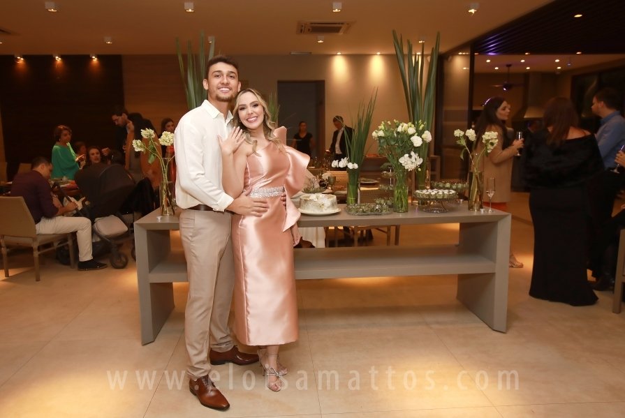 FORMATURA E NOIVADO DE DRA. ANA BEATRIZ MUNHOZ CARDOSO COM DR. VINÍCIUS BARUFFI DE CASTRO - Eloisa Mattos