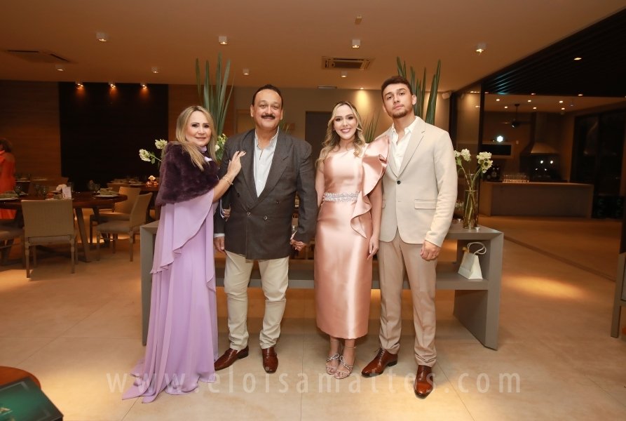 FORMATURA E NOIVADO DE DRA. ANA BEATRIZ MUNHOZ CARDOSO COM DR. VINÍCIUS BARUFFI DE CASTRO - Eloisa Mattos