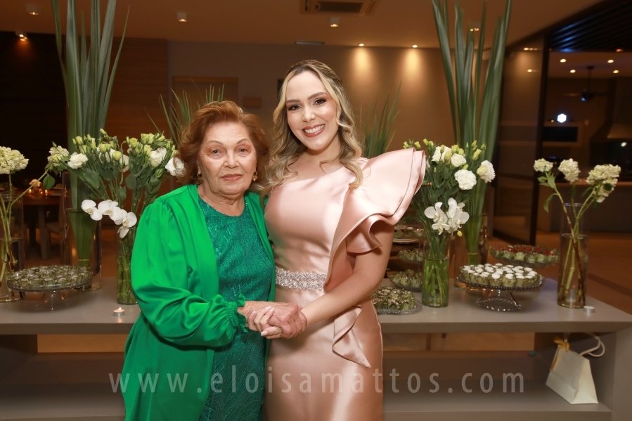 FORMATURA E NOIVADO DE DRA. ANA BEATRIZ MUNHOZ CARDOSO COM DR. VINÍCIUS BARUFFI DE CASTRO - Eloisa Mattos