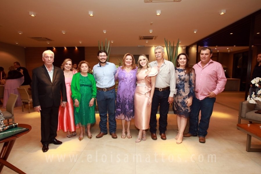 FORMATURA E NOIVADO DE DRA. ANA BEATRIZ MUNHOZ CARDOSO COM DR. VINÍCIUS BARUFFI DE CASTRO - Eloisa Mattos