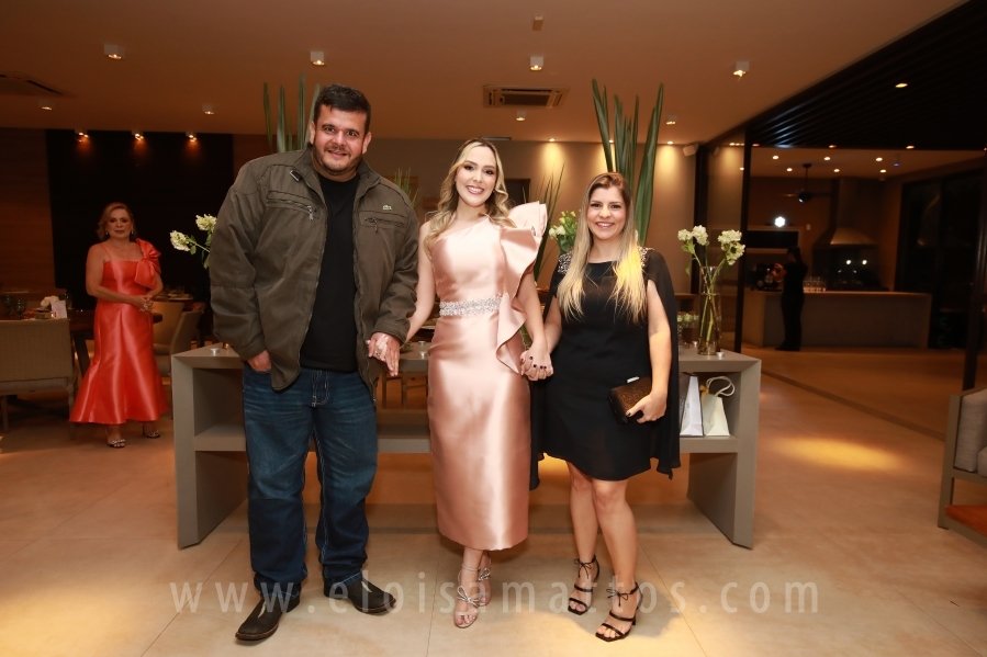 FORMATURA E NOIVADO DE DRA. ANA BEATRIZ MUNHOZ CARDOSO COM DR. VINÍCIUS BARUFFI DE CASTRO - Eloisa Mattos