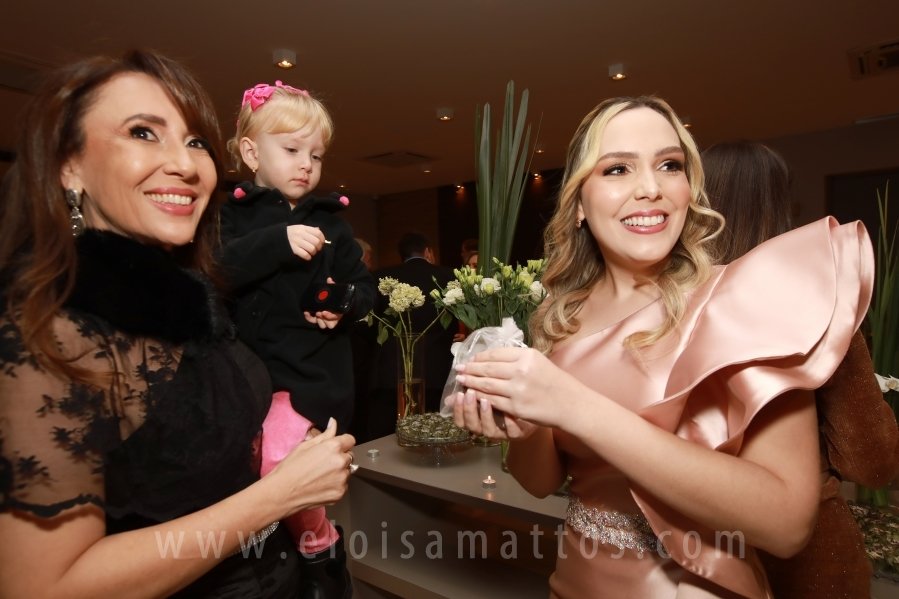 FORMATURA E NOIVADO DE DRA. ANA BEATRIZ MUNHOZ CARDOSO COM DR. VINÍCIUS BARUFFI DE CASTRO - Eloisa Mattos