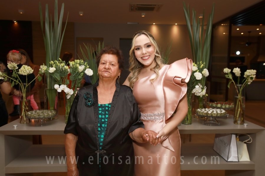 FORMATURA E NOIVADO DE DRA. ANA BEATRIZ MUNHOZ CARDOSO COM DR. VINÍCIUS BARUFFI DE CASTRO - Eloisa Mattos