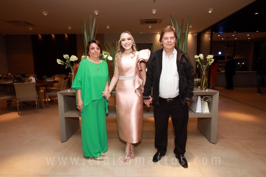 FORMATURA E NOIVADO DE DRA. ANA BEATRIZ MUNHOZ CARDOSO COM DR. VINÍCIUS BARUFFI DE CASTRO - Eloisa Mattos