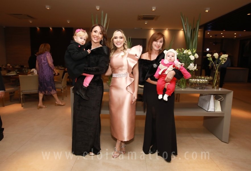 FORMATURA E NOIVADO DE DRA. ANA BEATRIZ MUNHOZ CARDOSO COM DR. VINÍCIUS BARUFFI DE CASTRO - Eloisa Mattos