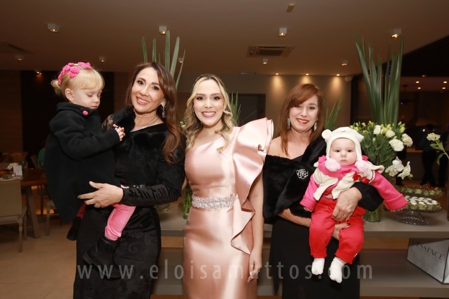 FORMATURA E NOIVADO DE DRA. ANA BEATRIZ MUNHOZ CARDOSO COM DR. VINÍCIUS BARUFFI DE CASTRO - Eloisa Mattos