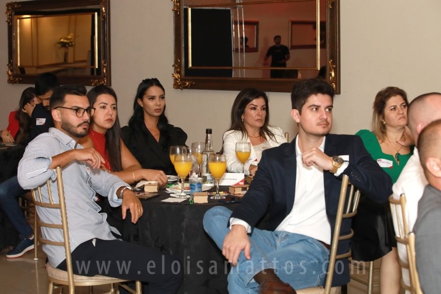 BNI NOROESTE PAULISTA LANÇA A PRIMEIRA EQUIPE NOTURNA DE SÃO JOSÉ DO RIO PRETO –  BNI TITANS - Eloisa Mattos