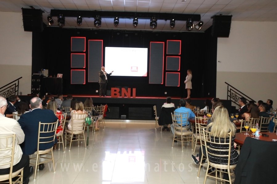 BNI NOROESTE PAULISTA LANÇA A PRIMEIRA EQUIPE NOTURNA DE SÃO JOSÉ DO RIO PRETO –  BNI TITANS - Eloisa Mattos
