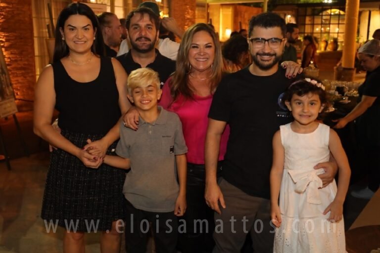 resized_eloisa-mattos—exposio-dia-dos-pais-na-arq-design_53107789906_o