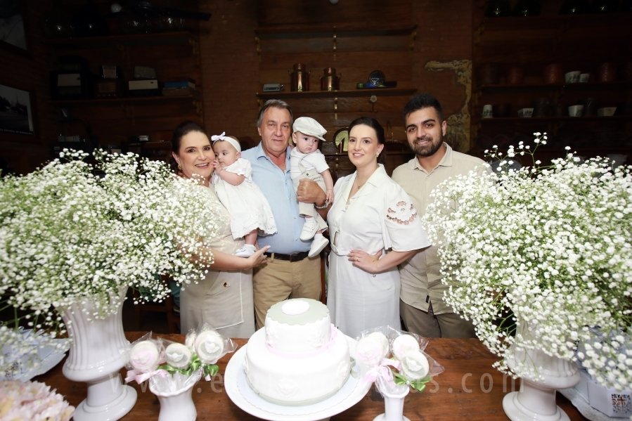 BATIZADO DOS GÊMEOS: JOSÉ MIGUEL E MARIA ALICE, COMEMORAÇÃO EM DOSE DUPLA. - Eloisa Mattos