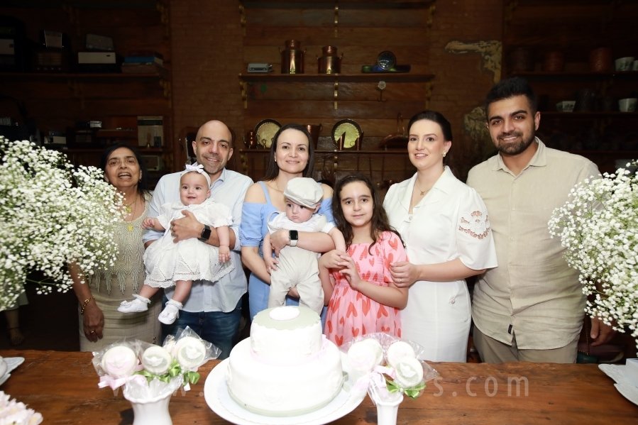 BATIZADO DOS GÊMEOS: JOSÉ MIGUEL E MARIA ALICE, COMEMORAÇÃO EM DOSE DUPLA. - Eloisa Mattos