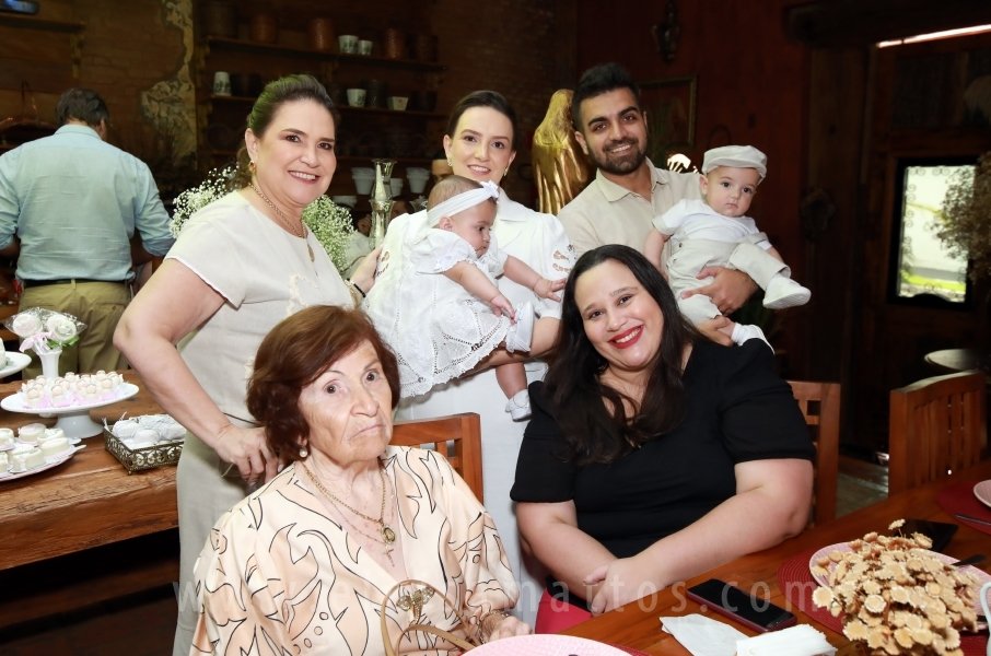 BATIZADO DOS GÊMEOS: JOSÉ MIGUEL E MARIA ALICE, COMEMORAÇÃO EM DOSE DUPLA. - Eloisa Mattos