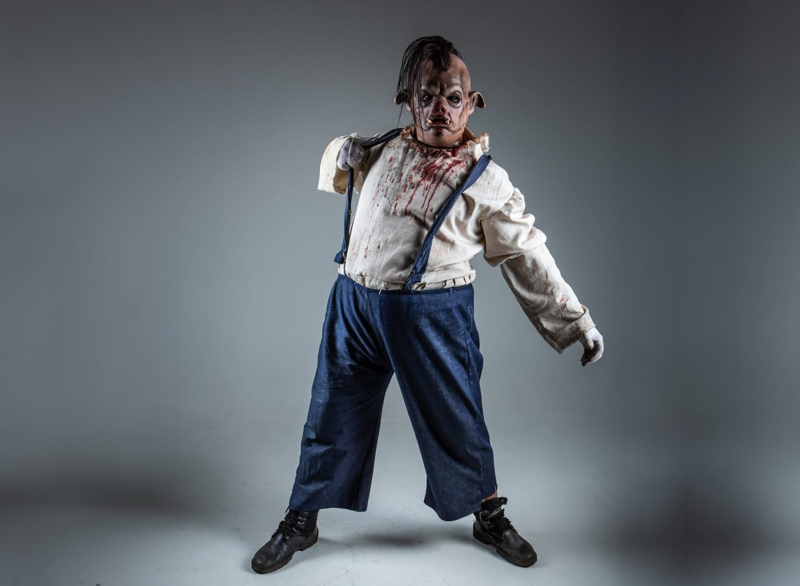 TERROR NO MUSEU EM OLÍMPIA