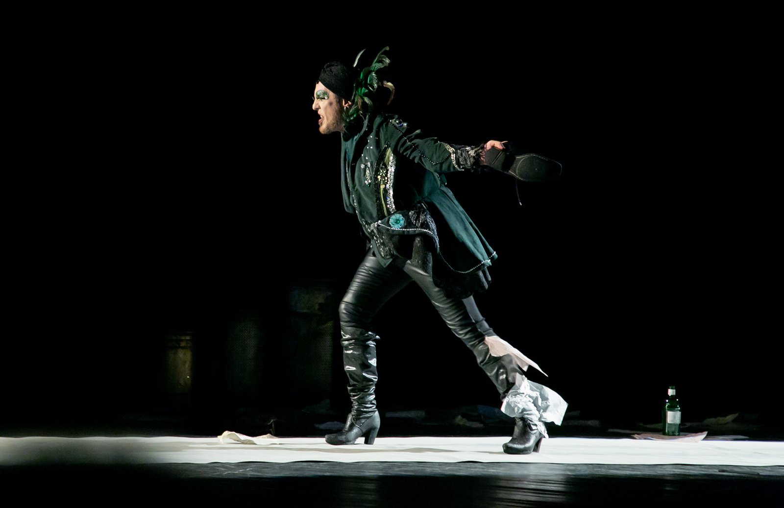 PRODUÇÃO DA CIA AZUL CELESTE “TUDO A FAZER” REESTREIA NESTE DOMINGO NO TEATRO MUNICIPAL