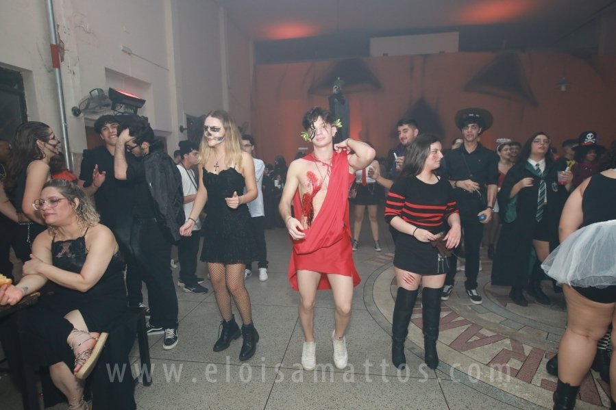HOUNTED HOUSE – 30ª EDIÇÃO DO HALLOWEEN CNA - Eloisa Mattos