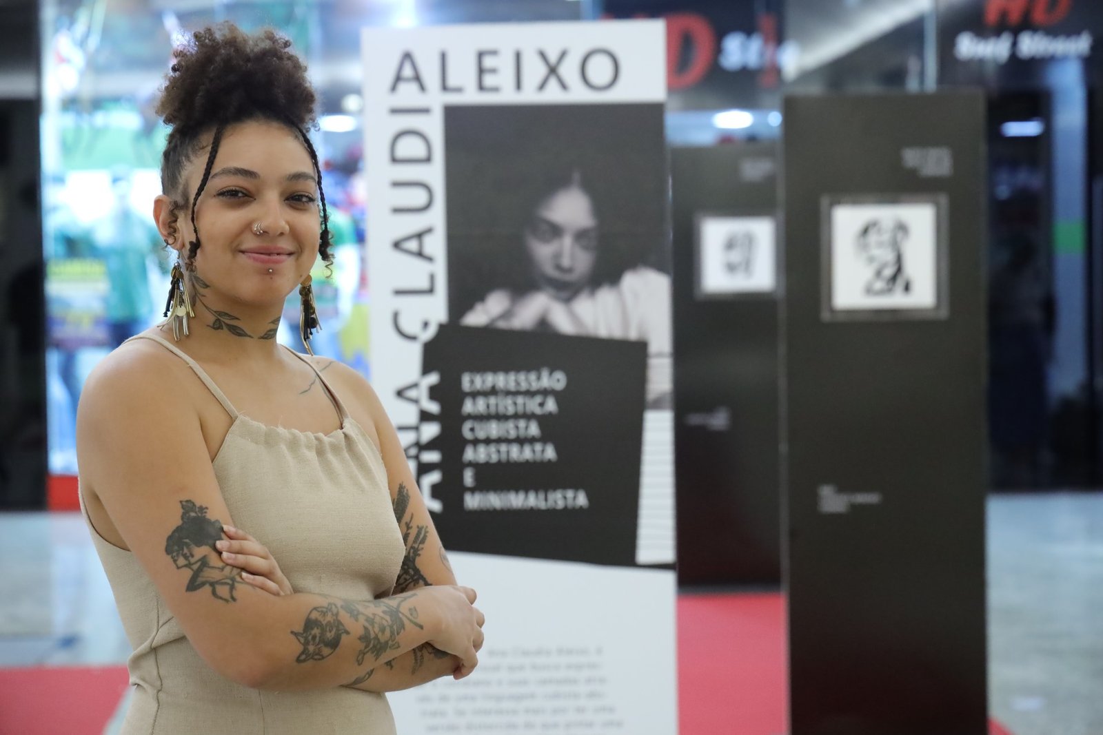 ARTISTA CUBISTA-ABSTRATA ANA CLAUDIA ALEIXO FAZ MOSTRA NO RIO PRETO SHOPPING