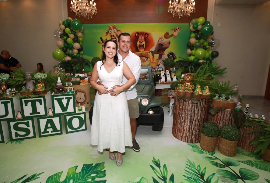 GUSTAVINHO COMPLETA 5 ANOS  COM TEMA  “MADAGASCAR” - Eloisa Mattos