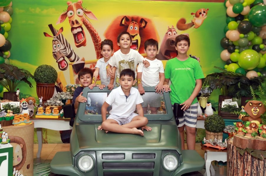 GUSTAVINHO COMPLETA 5 ANOS  COM TEMA  “MADAGASCAR” - Eloisa Mattos