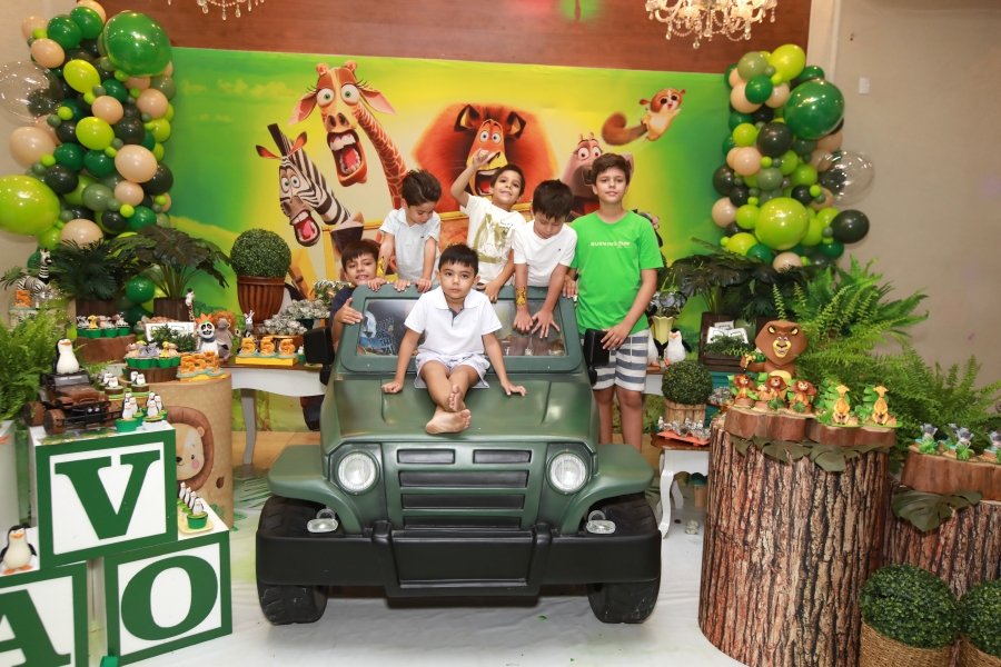 GUSTAVINHO COMPLETA 5 ANOS  COM TEMA  “MADAGASCAR” - Eloisa Mattos