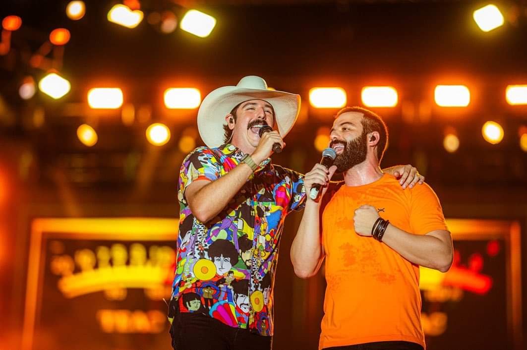 FIDUMA & JECA REALIZAM CARNAVAL NO PALCO DO OBA FESTIVAL