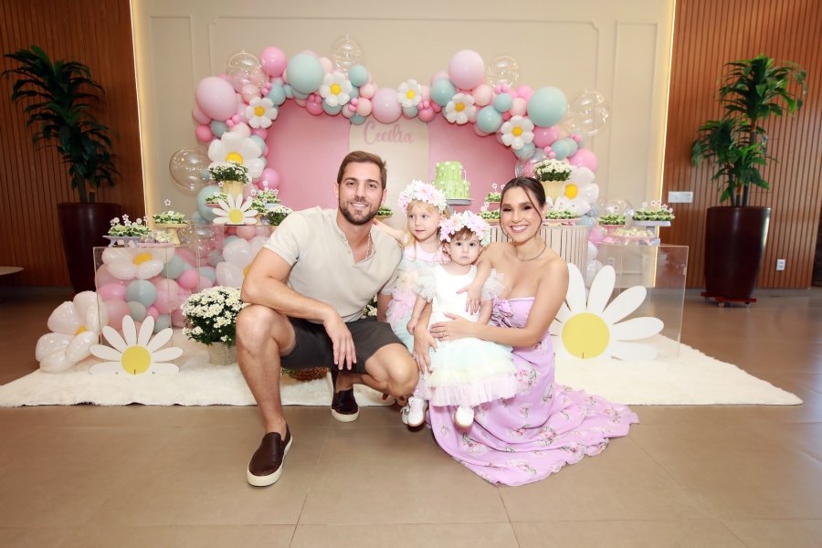 ANIVERSÁRIO DE 1 ANO DA CECÍLIA ZAFANI ARID – “MARGARIDAS” - Eloisa Mattos