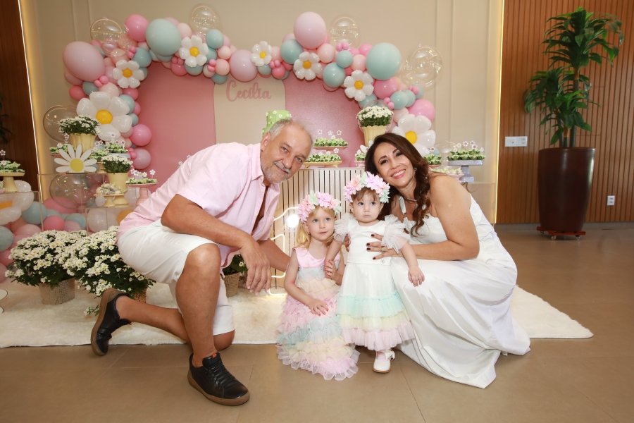 ANIVERSÁRIO DE 1 ANO DA CECÍLIA ZAFANI ARID – “MARGARIDAS” - Eloisa Mattos
