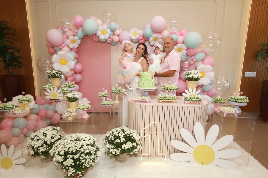 ANIVERSÁRIO DE 1 ANO DA CECÍLIA ZAFANI ARID – “MARGARIDAS” - Eloisa Mattos
