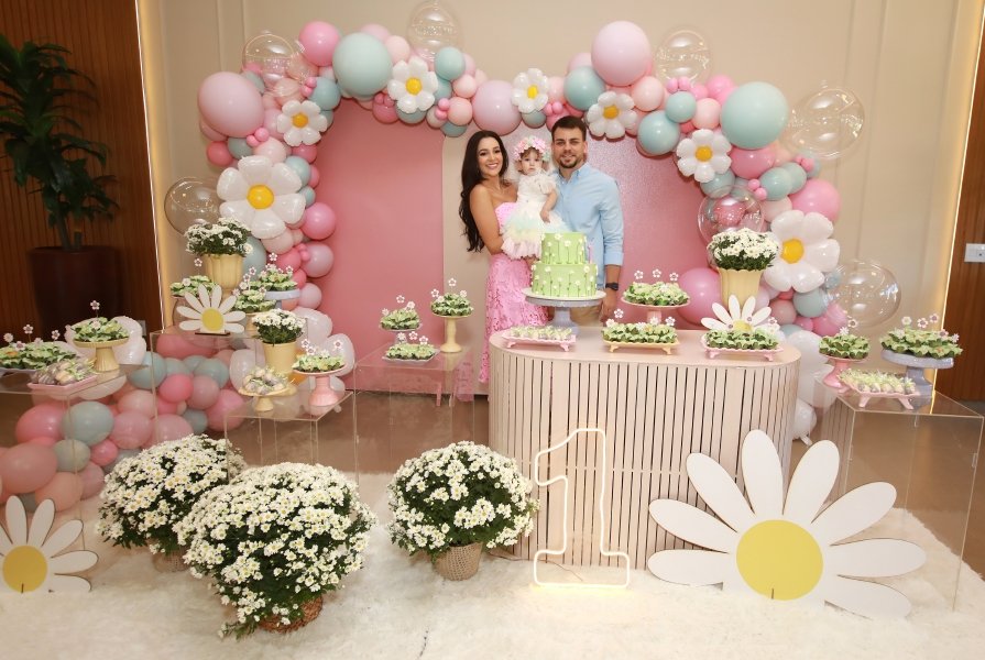 ANIVERSÁRIO DE 1 ANO DA CECÍLIA ZAFANI ARID – “MARGARIDAS” - Eloisa Mattos