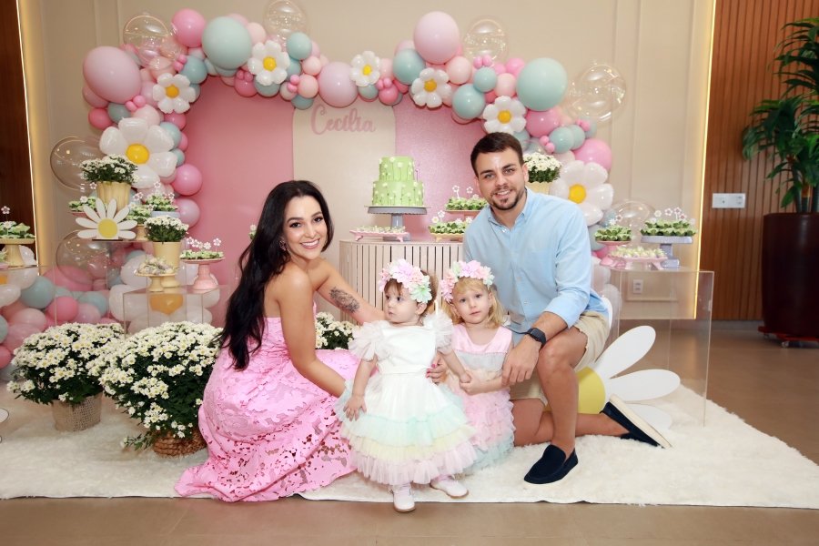 ANIVERSÁRIO DE 1 ANO DA CECÍLIA ZAFANI ARID – “MARGARIDAS” - Eloisa Mattos