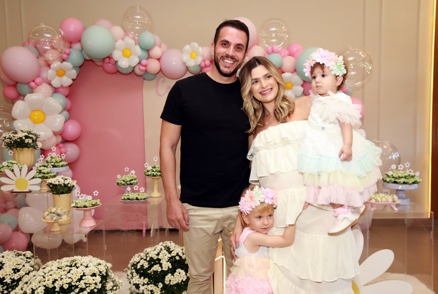 ANIVERSÁRIO DE 1 ANO DA CECÍLIA ZAFANI ARID – “MARGARIDAS” - Eloisa Mattos
