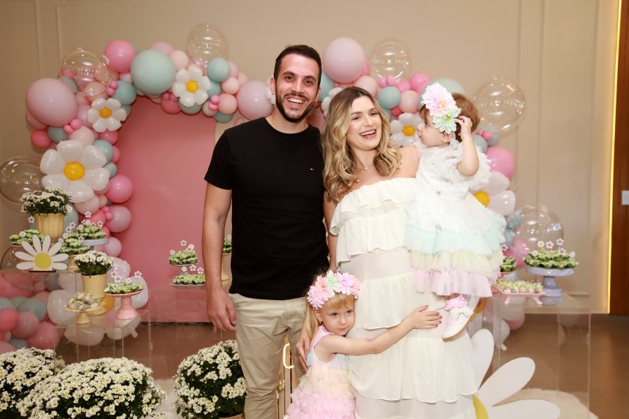 ANIVERSÁRIO DE 1 ANO DA CECÍLIA ZAFANI ARID – “MARGARIDAS” - Eloisa Mattos
